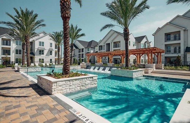 Building Photo - 8802 N Sam Houston Pkwy E Pky