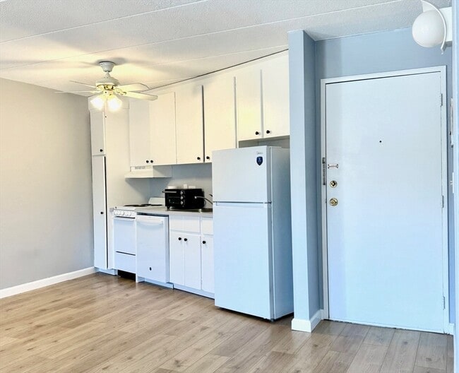 Building Photo - 147 Turner Rd