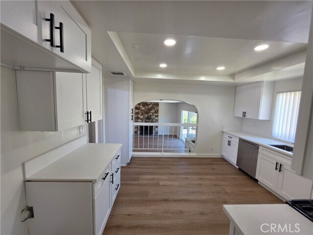 Building Photo - 8831 Sailport Dr