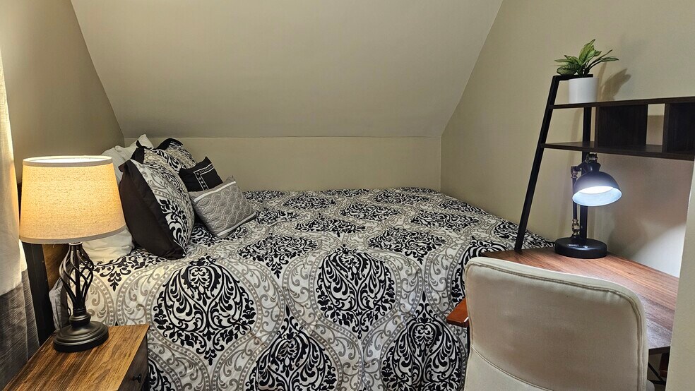 Functional South Bedroom Layout for Rest and Productivity - 1901 -2301 Fillmore Street NE Minneapolis, MN 55418