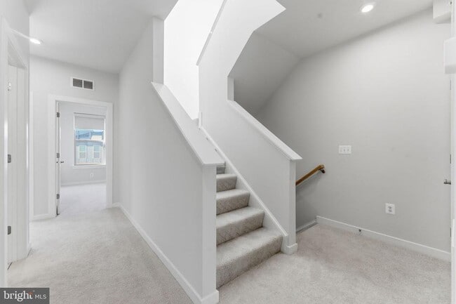 Building Photo - 2490 Connector Aly