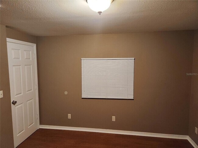 Building Photo - 1215 Skyview Blvd