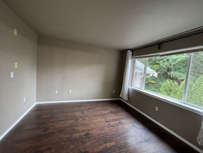 Building Photo - Gated 2 beds 2.5 baths townhome in Ashburn...