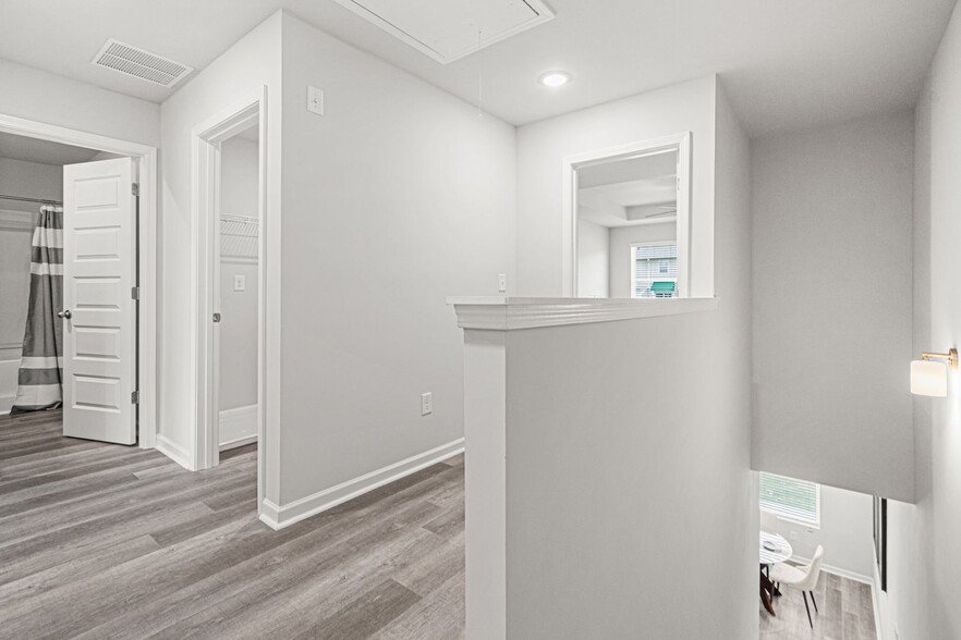 Building Photo - BRAND NEW 3 Bed 2.5 bathroom townhomes in ...