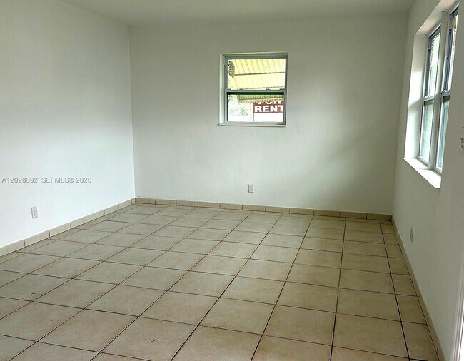 Building Photo - 1629 Taft St