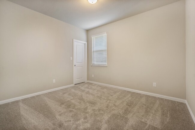 Building Photo - 7528 Redondo Dr