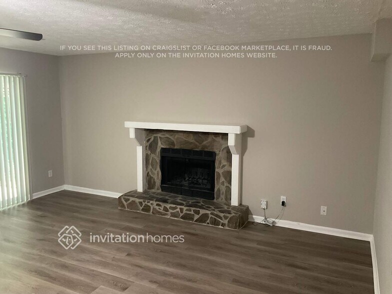 Building Photo - 2413 Leslie Brook Dr