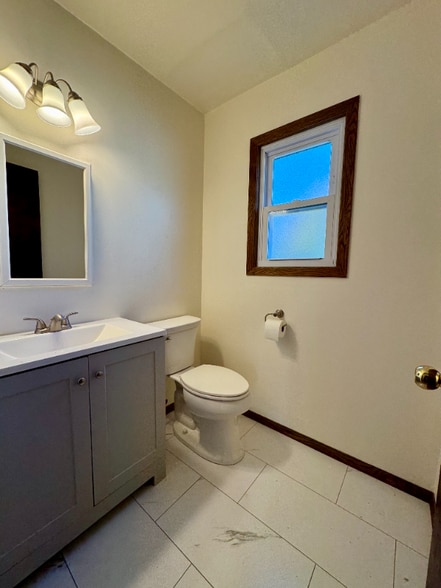 Building Photo - 1230-1230 N 10th Ave