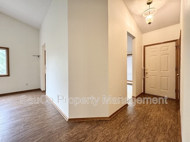 Building Photo - 1935 SE 75th Ct