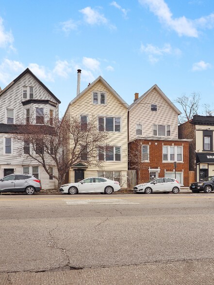 Building Photo - 3007 N Ashland Ave