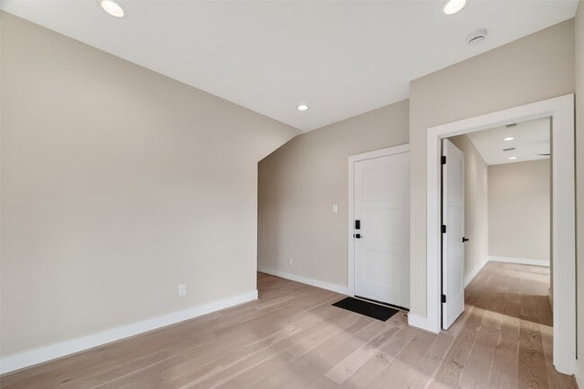 Building Photo - 2511 N MacGregor Way