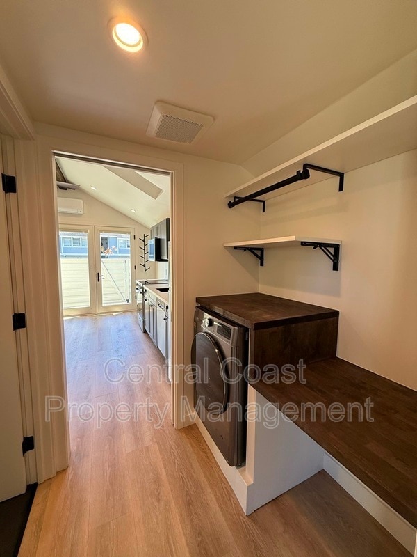 Building Photo - 404 Grand Ave