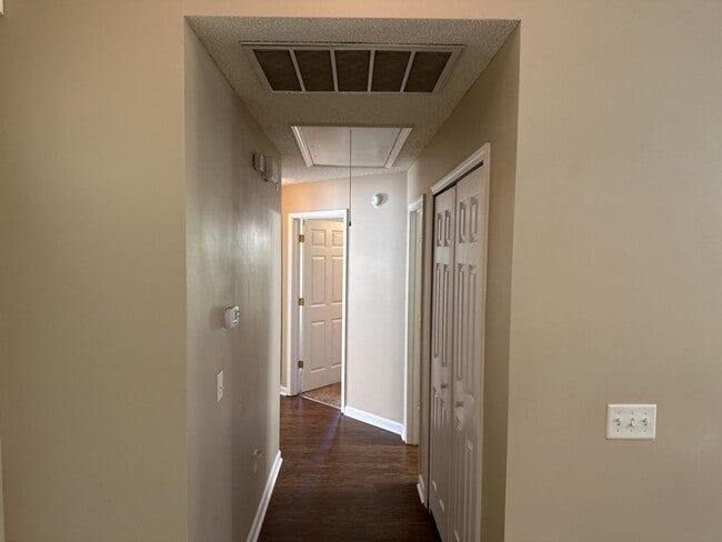 Building Photo - 567 Laurel Hill Cir