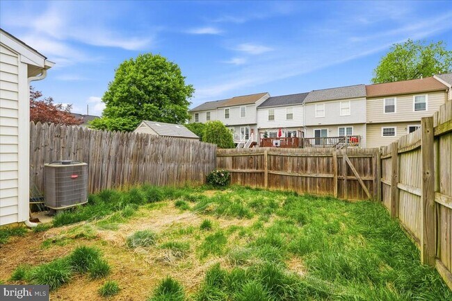 Building Photo - 5735 Sunset View Ln