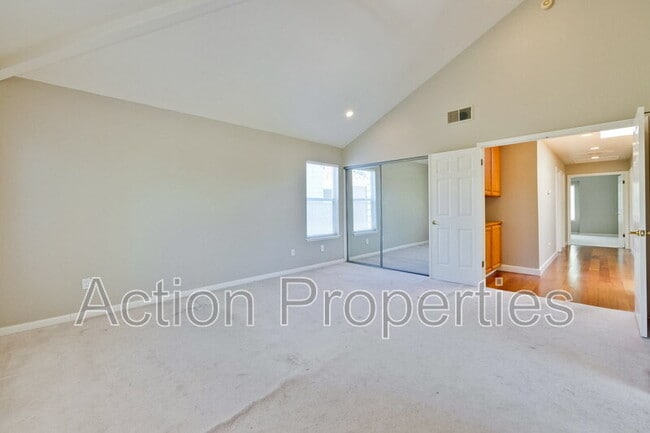 Building Photo - 11754 Ridge Creek Ct