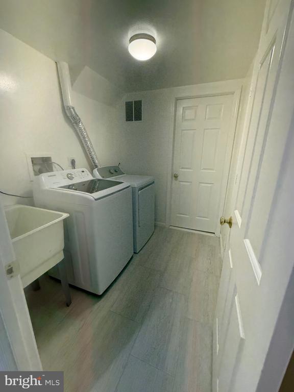 Building Photo - 10113 Galsworthy Pl