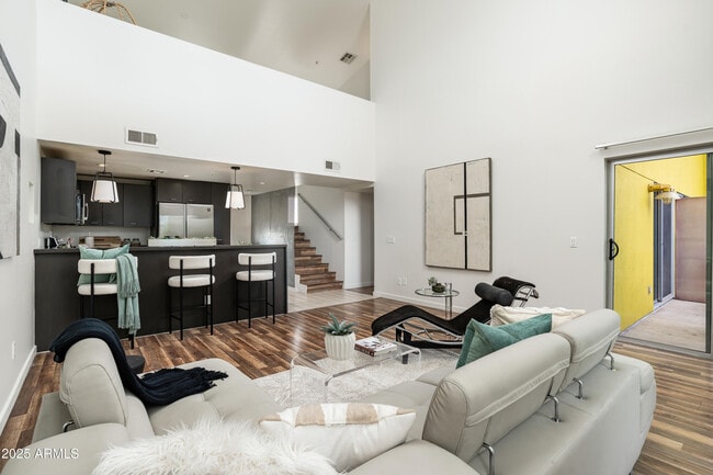 Building Photo - 1111 W University Dr