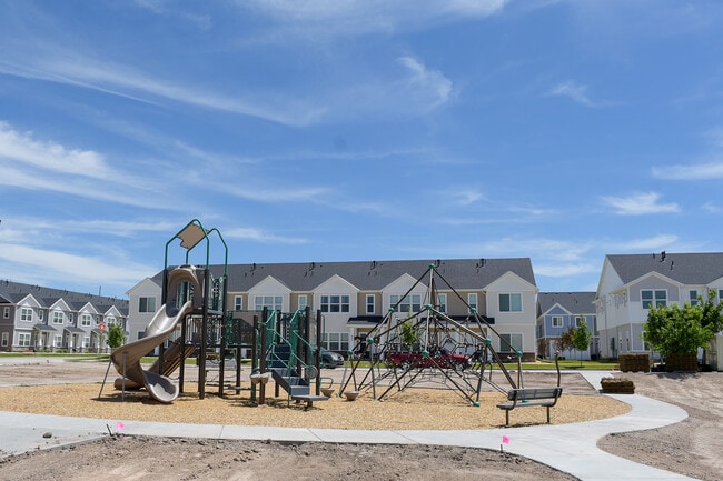 Building Photo - 952 N 920 W