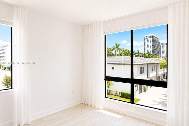 Building Photo - 4740 NW 84th Ct