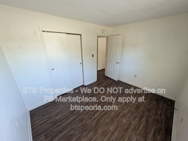 Building Photo - 5917 W Plank Rd
