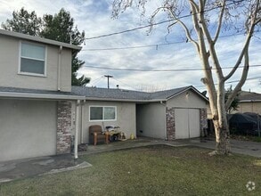 Building Photo - Stockton 1 Bedroom, 2 Bonus Rooms, 1 Bath...