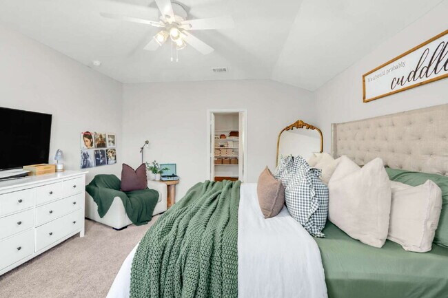 Building Photo - 10417 Mcintosh