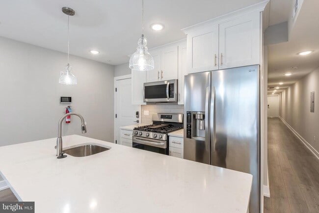 Building Photo - 1521 N Stillman St