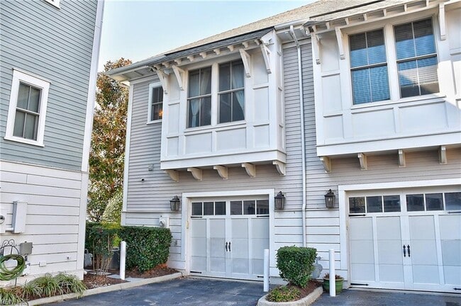 Building Photo - 9417 27th Bay St