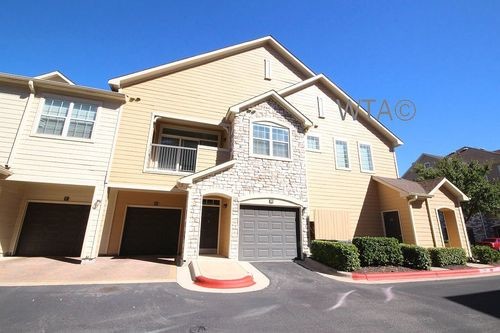Building Photo - 12215 Hunters Chase Dr