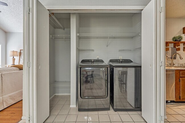 Building Photo - 23419 Summer Pine Dr