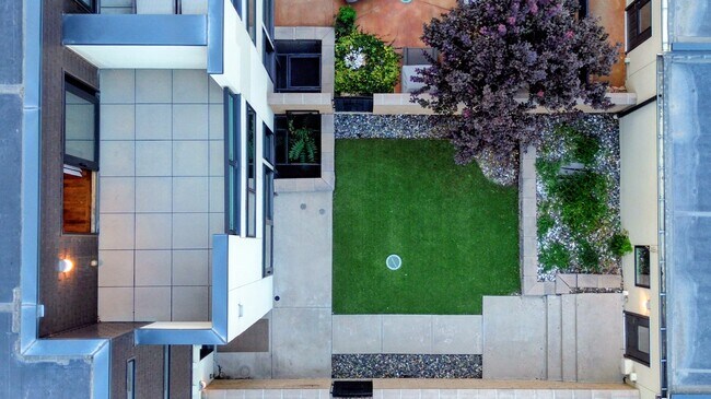 Building Photo - 350 Garfield St