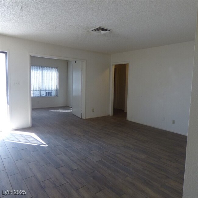 Building Photo - 7066 Forest Vista St