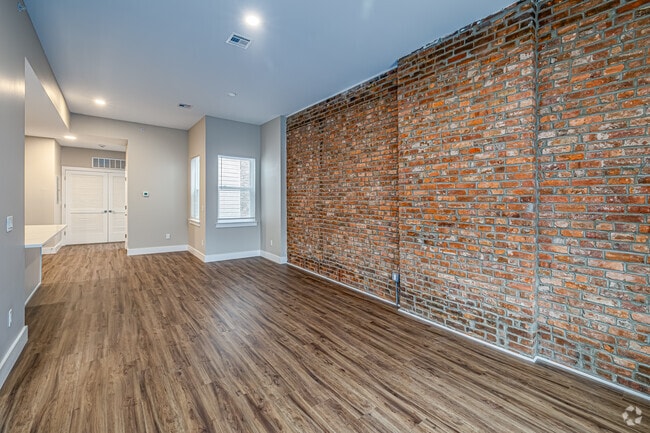 1BR, 1BA - 675SF, Living Room - 120 Elm St