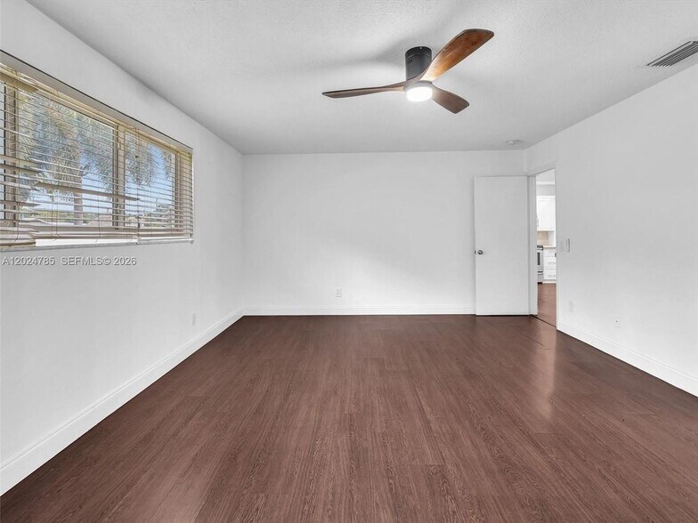 Building Photo - 4500 SW 42nd Terrace