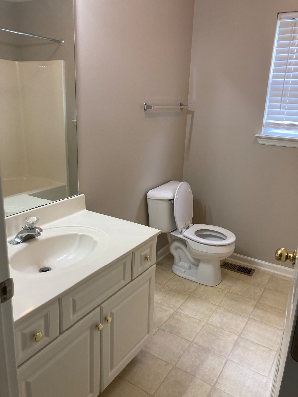 Building Photo - 3140 Langley Dr