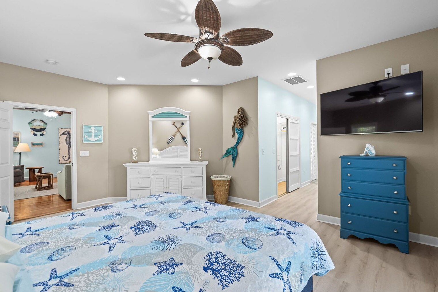 Building Photo - 306 Pine St S