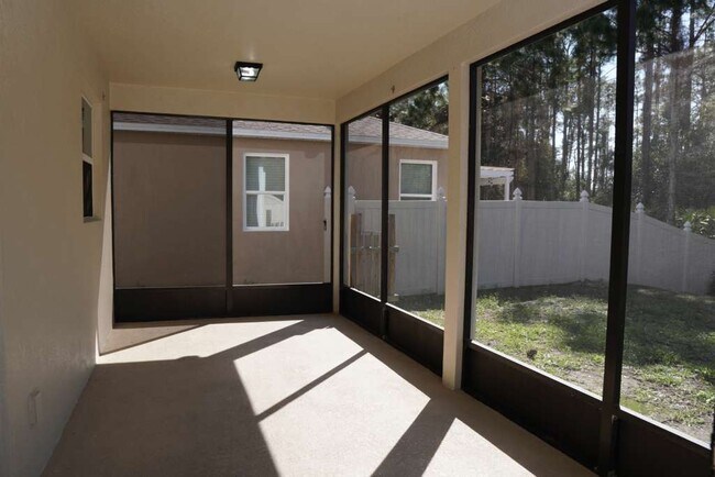 Building Photo - 2330 Avellino Ave