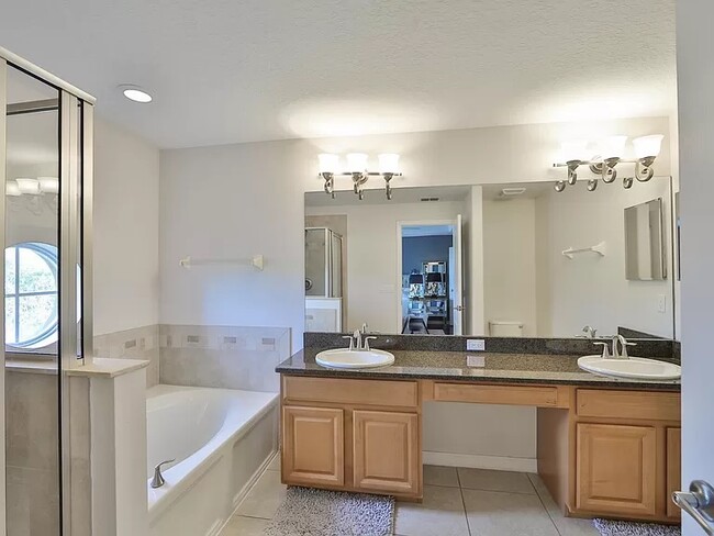 Building Photo - 10144 Arbor Run Dr