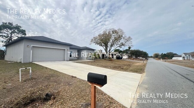 Building Photo - 1682 Waneta St SE