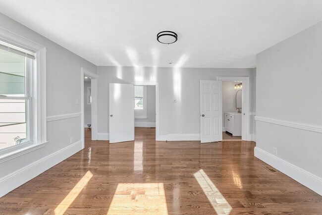 Building Photo - 419 Poplar St