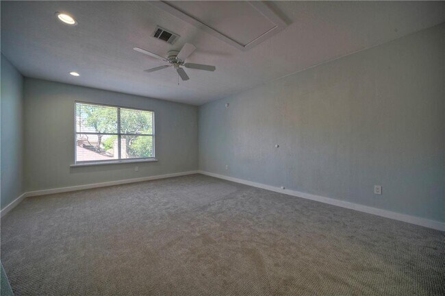 Building Photo - 10907 Grassmere Ct