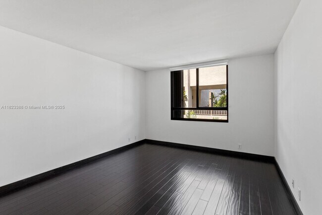 Building Photo - 161 Crandon Blvd