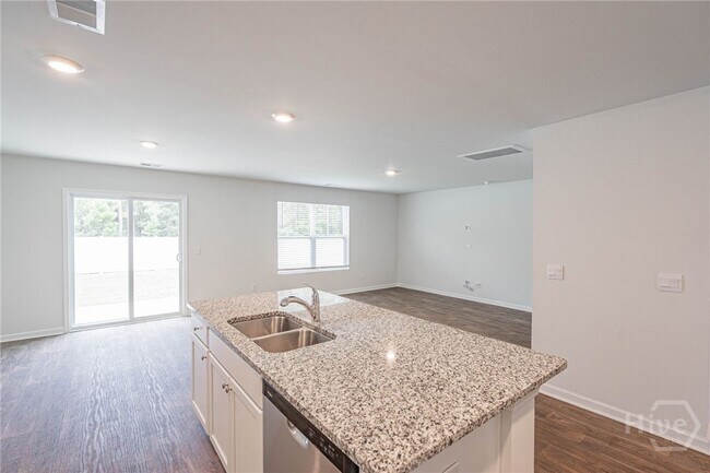 Building Photo - 1004 Bergamot Rd