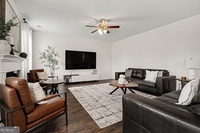 Building Photo - 265 Daurian Dr