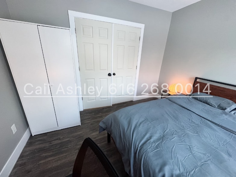 Building Photo - 1032 Logan St SE