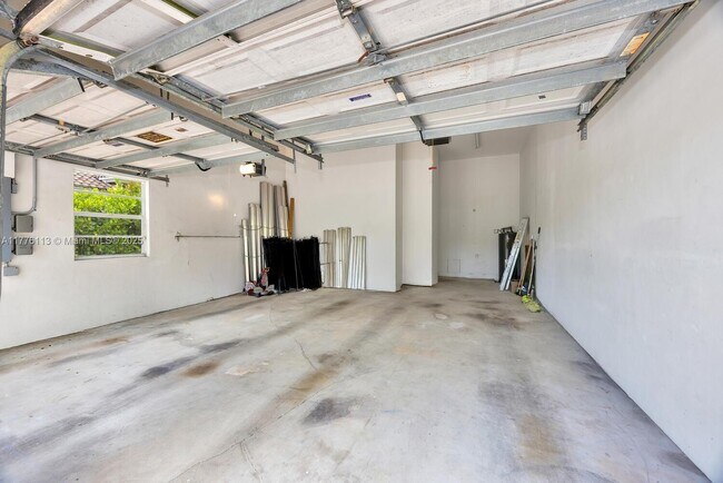 Building Photo - 11149 SW 78th Ave