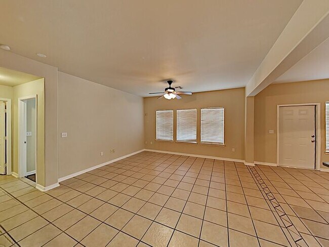 Building Photo - No App Fees. 1 Month Free Rent*