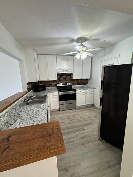 Building Photo - 403 NW 68th Ave