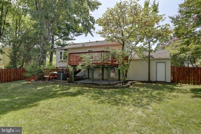 Building Photo - 618 Worchester St