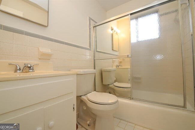 Building Photo - 121 Alton Dr